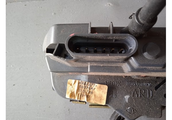 Замок задньої правої дверки Renault Megane II, 6 контактів, 8200212467